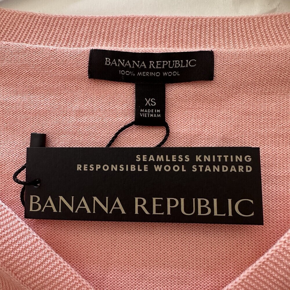 NWT Banana Republic 100% Merino Wool Vneck Sweater Women XS Light Weight Pink - Picture 2 of 12